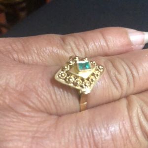 18 ct gold emerald ring 7